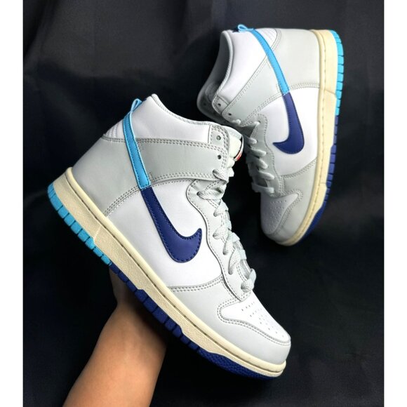 H3- SIZE 7Y / FITS 8.5 WOMEN'S NIKE DUNK HIGH WHITE / BLUE FN7995 100 - Picture 1 of 10